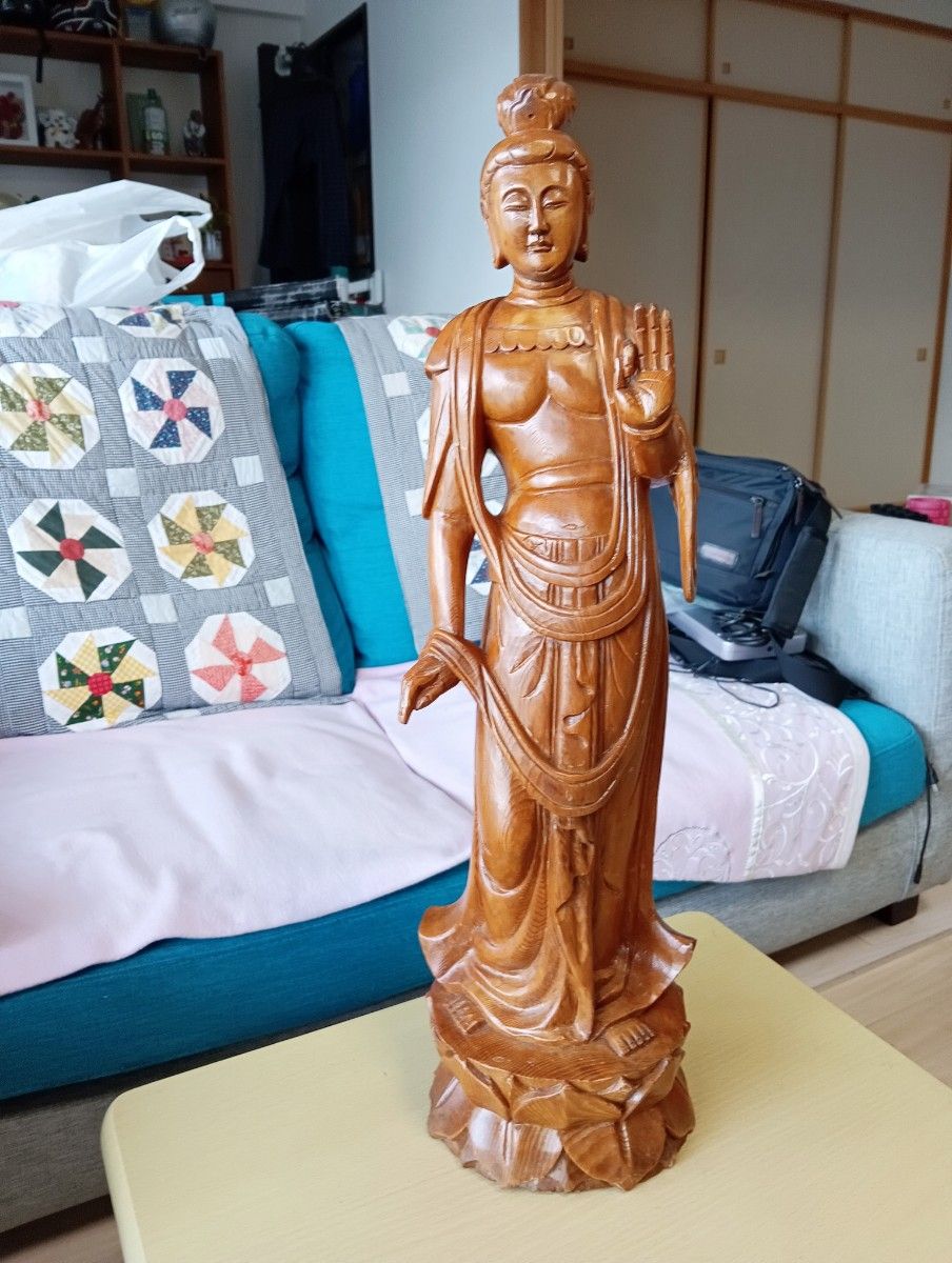 美品 最終大幅値下げ 木製観音立菩薩像 大型61cm 木彫りコット 美品 最終大幅値下げ 木製観音立菩薩像 大型61cm 木彫りコット