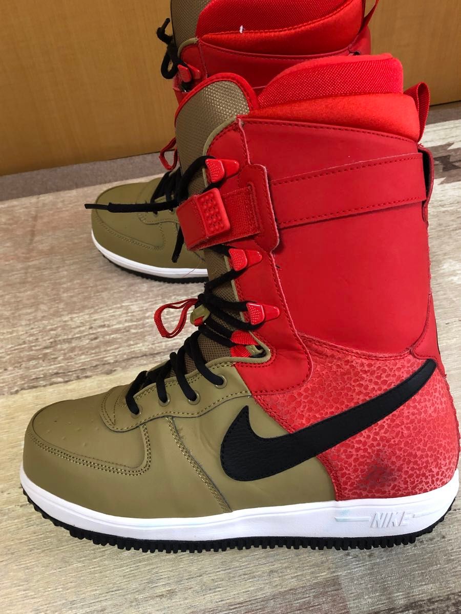 ナイキNIKE SBスノーボードブーツZOOM FORCE 1 レア 美品状態 ナイキNIKE SBスノーボードブーツZOOM FORCE 1 レア 美品状態