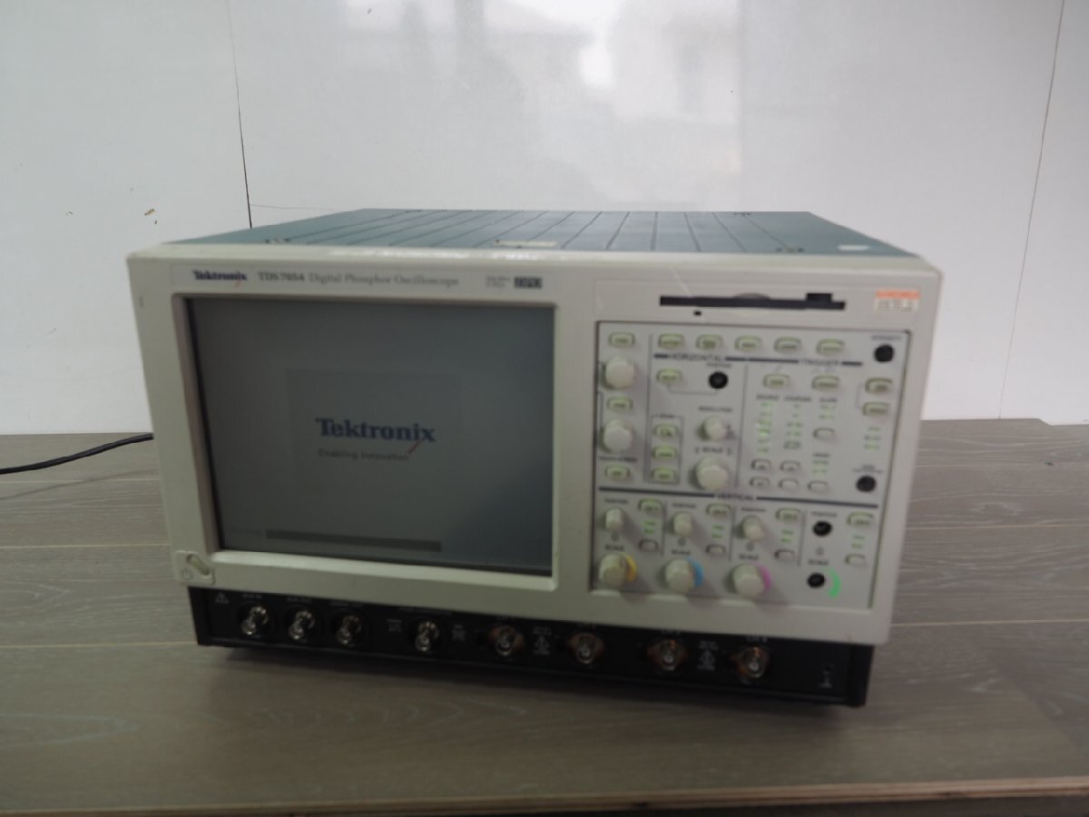 ☆【K0405-3】 Tektronix テクトロニクス デジタルフォスファオシロスコープ TDS7054 100V Digital Phosphor Oscilloscope ジャンク_画像1