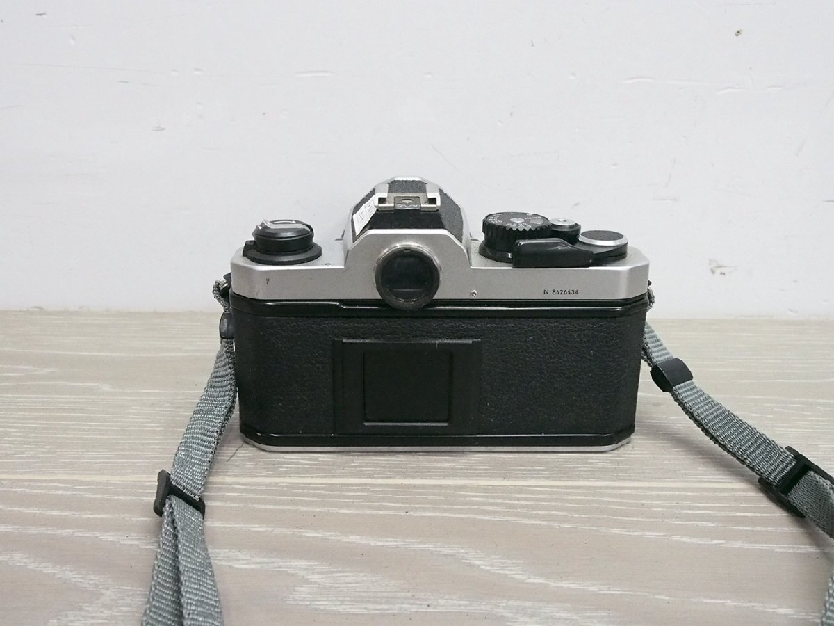 ☆【1H0401-8】 Nikon ニコン フィルムカメラ FM2 レンズキャップ付き 35～105mm 1:1.35～4.5 ジャンクの画像4