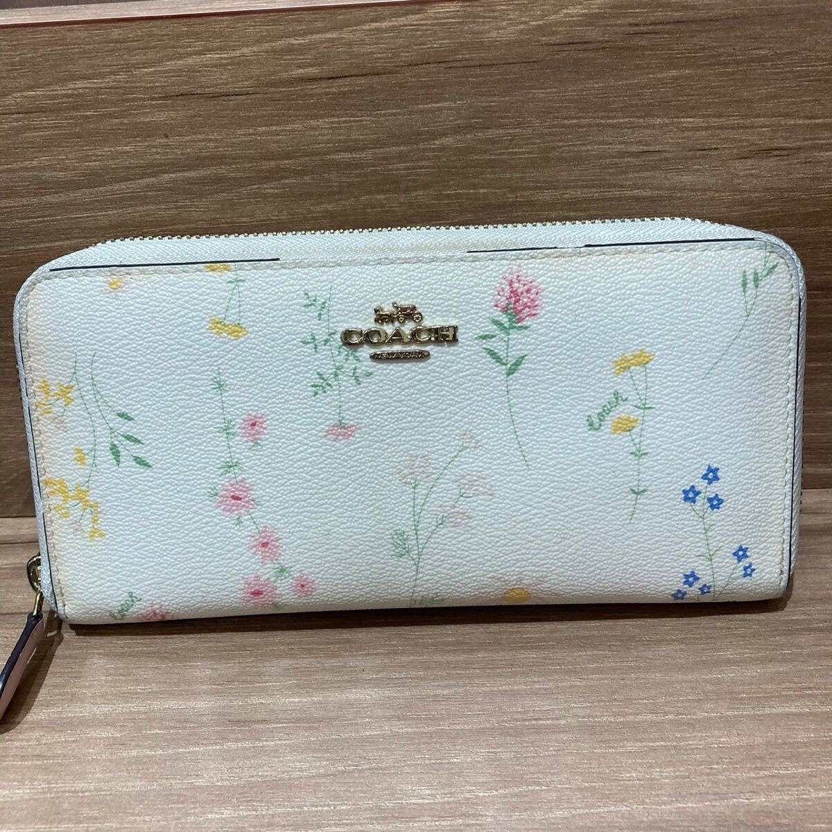 COACH コーチ 財布 長財布 小物 ラウンドファスナー レディース アイテム 花柄 ブランド おしゃれ 人気