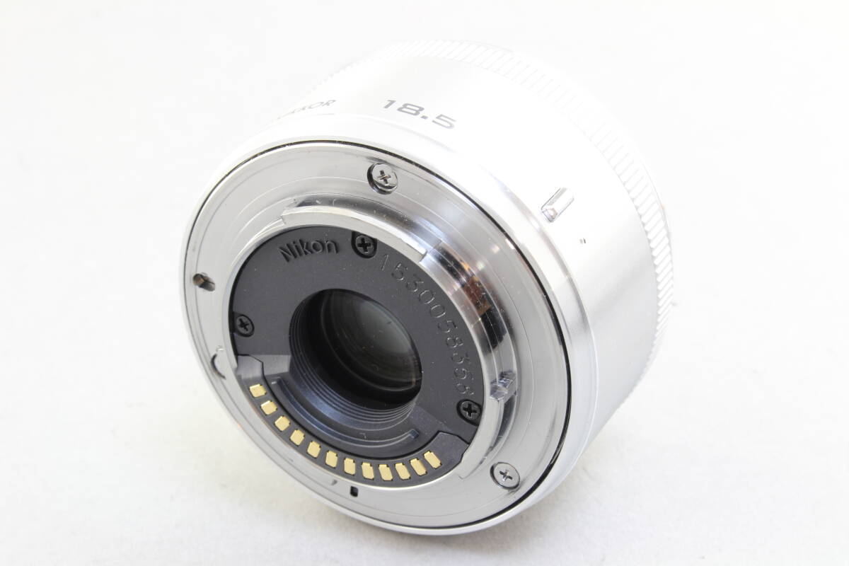 AA (極上美品) Nikon ニコン 1 NIKKOR 18.5mm F1.8 シルバー 初期不良返品無料 領収書発行可能_画像3