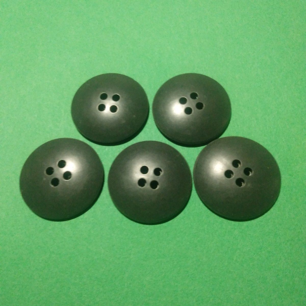 昭和レトロ　ヴィンテージ　ボタン　飾りボタン　黒3個　グレー4個　直径30mm