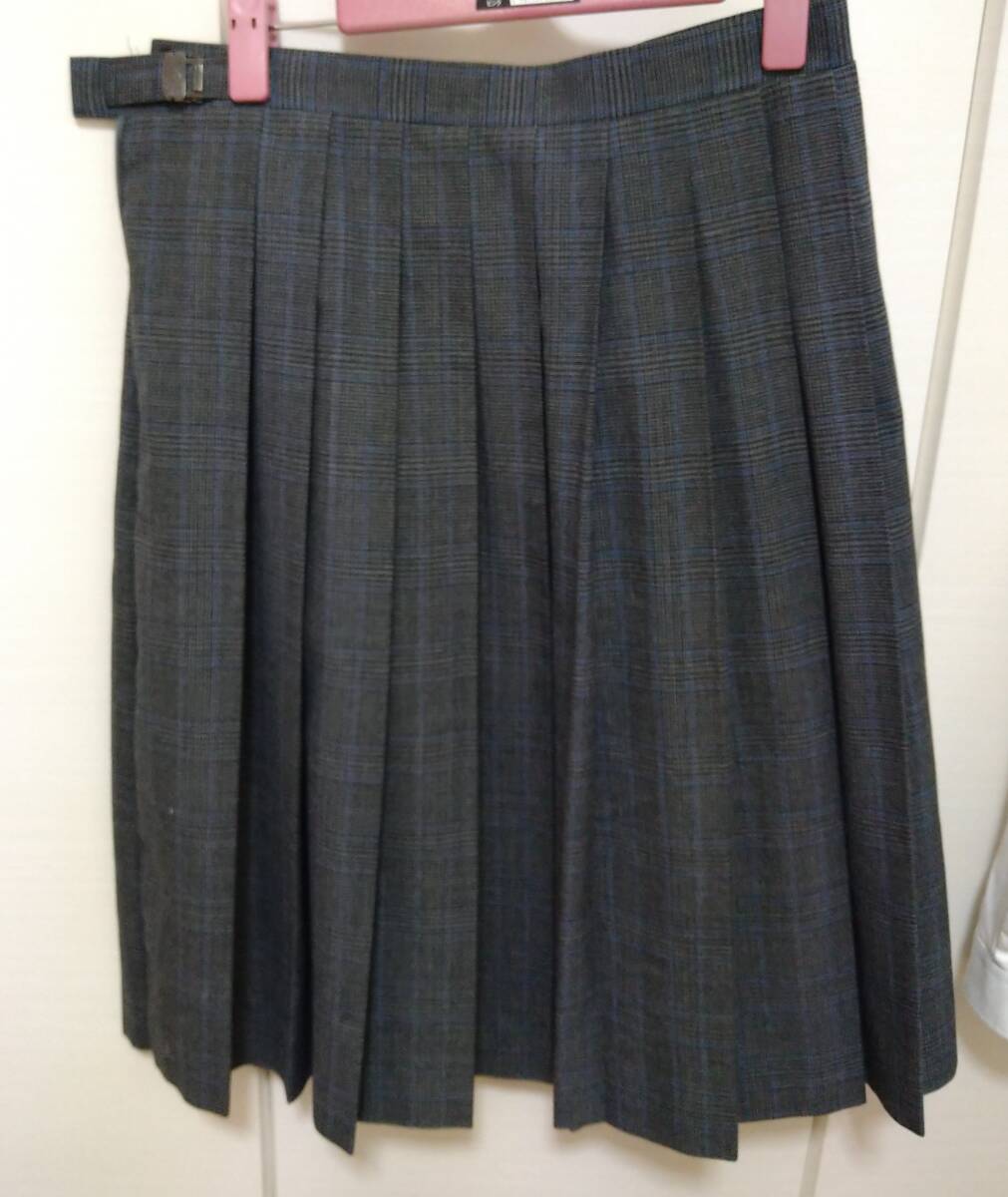 北九州市中学校　標準 制服　夏用スカート　ウエスト69　丈60_画像1