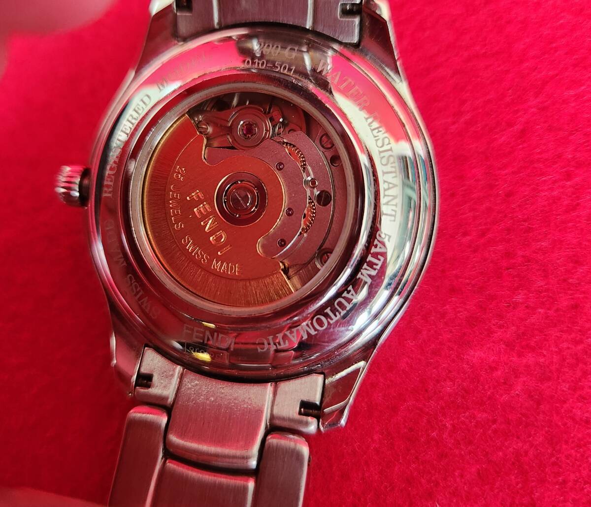 Fendi 腕時計 レディース 正規品の画像4
