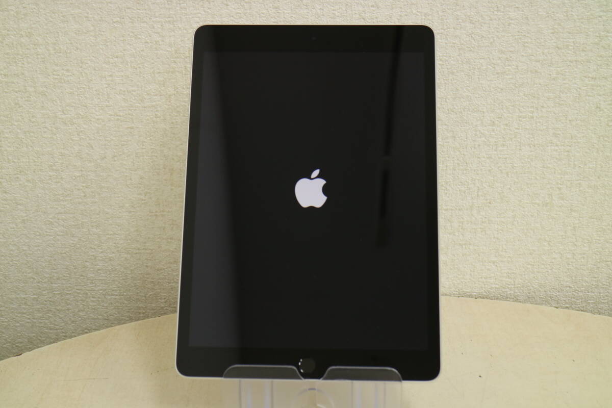 Apple iPad 第9世代 Wi-Fiモデル 10.2インチ 64GB シルバー 2021年秋モデル MK2L3J/Aの画像4