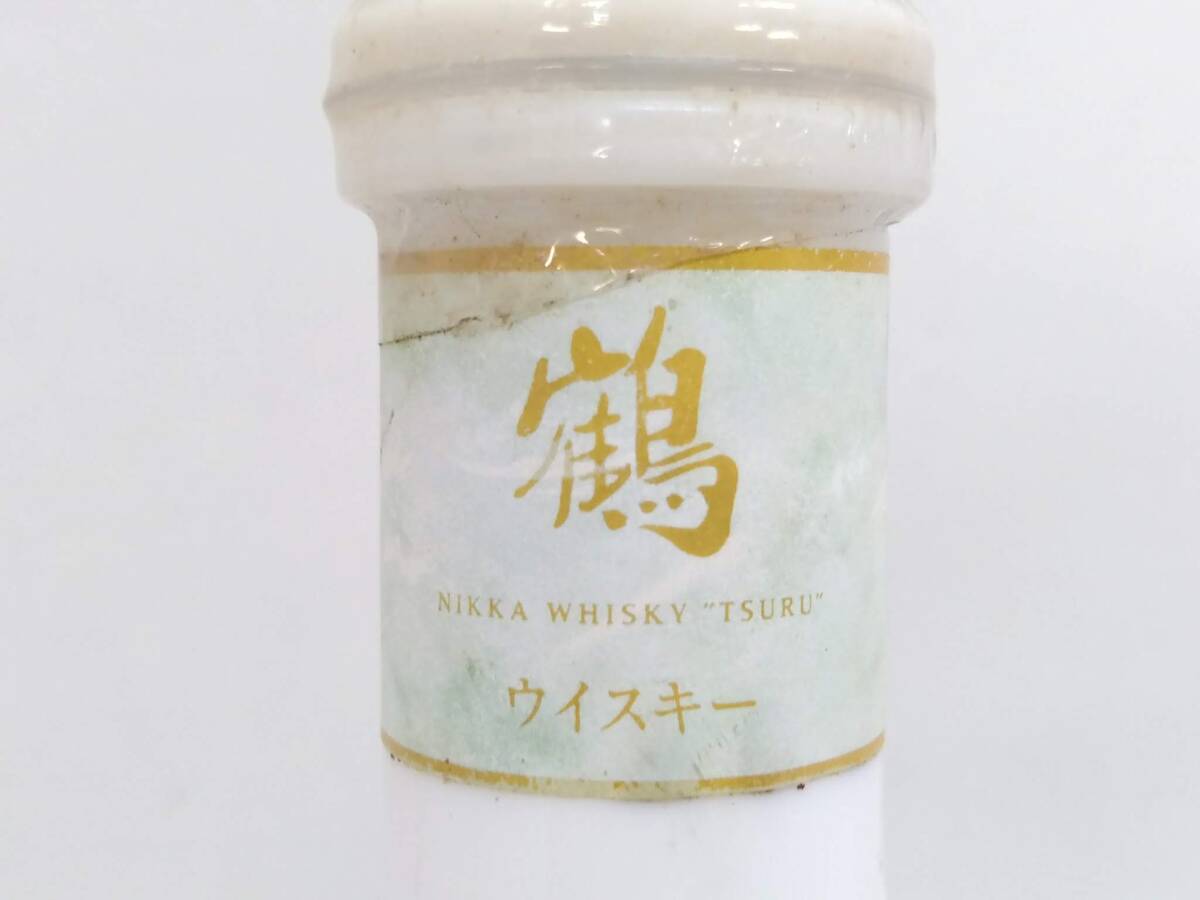 【コレクション放出品 未開栓】NIKKA WHISKY ニッカウヰスキー 鶴 ウイスキー 700ml 43%/陶器ボトル/古酒/アルコール/6-06OM042111の画像4