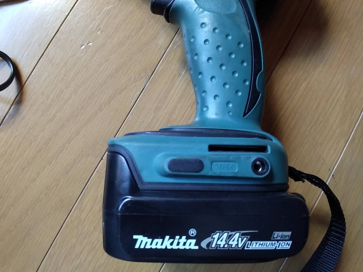 Makita　マキタ　TD135D　インパクトドライバー　１４V　バッテリー　充電器　動作良好_画像6