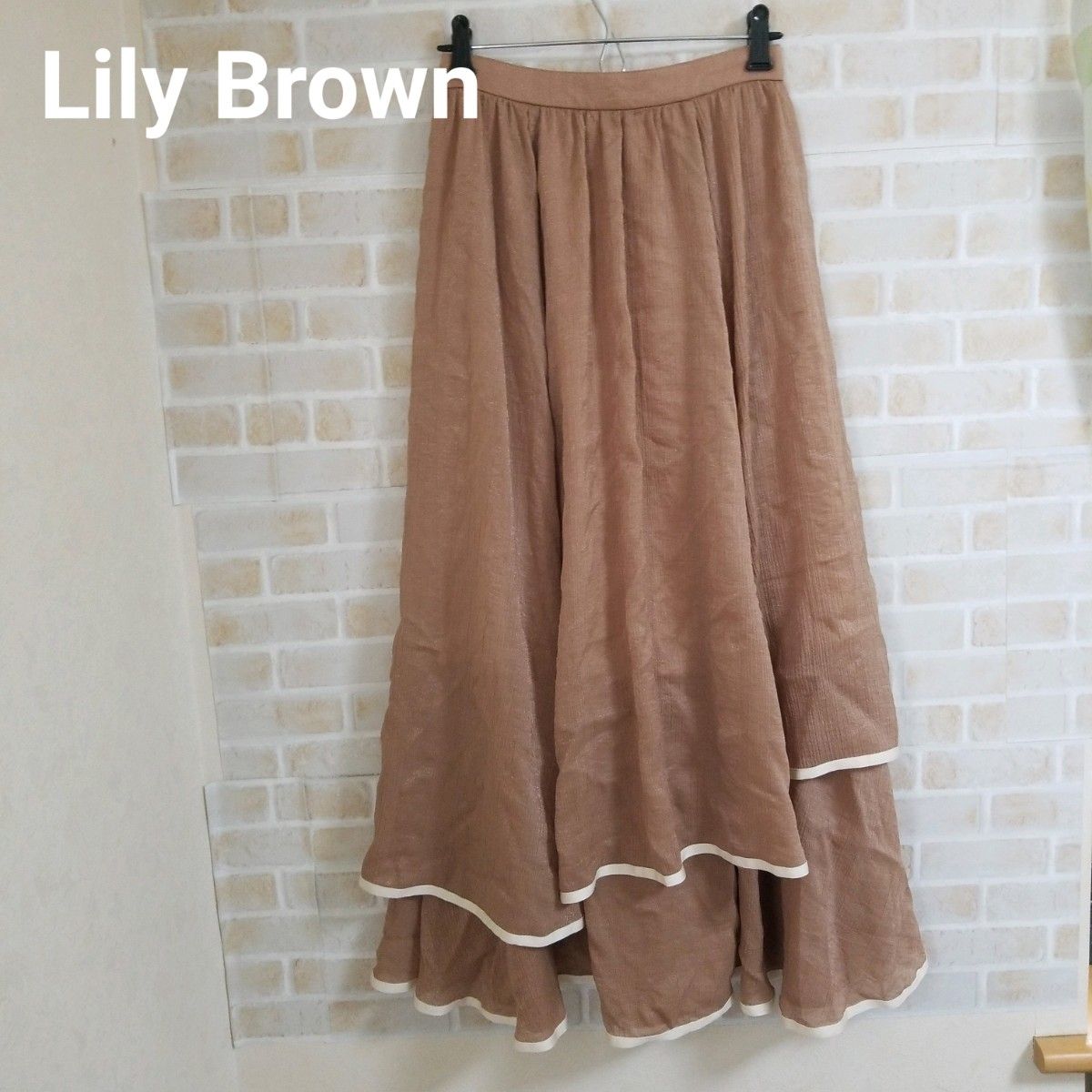 【本日削除/最終値下】Lily Brown 裾パイピングシフォンスカート