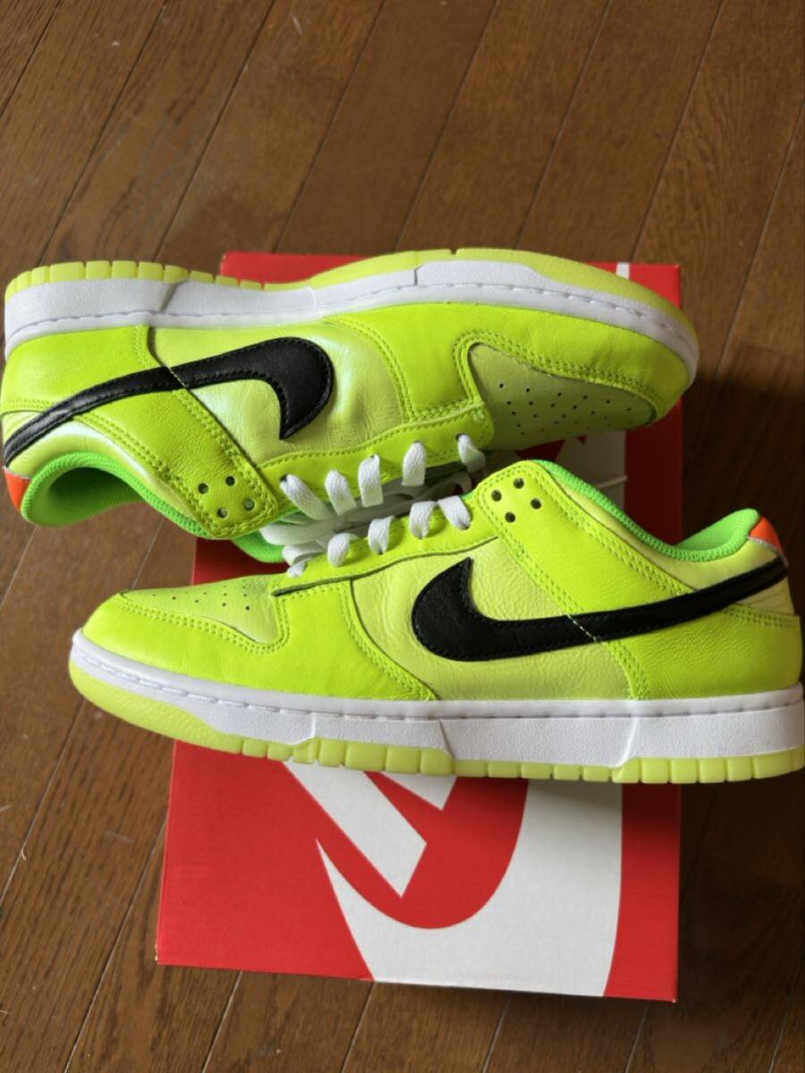 NIKE DUNK LOW SE GLOW IN THE DARK VOLT FJ4610-702 US9.5 27.5cm ナイキ ダンク ボルト_画像5