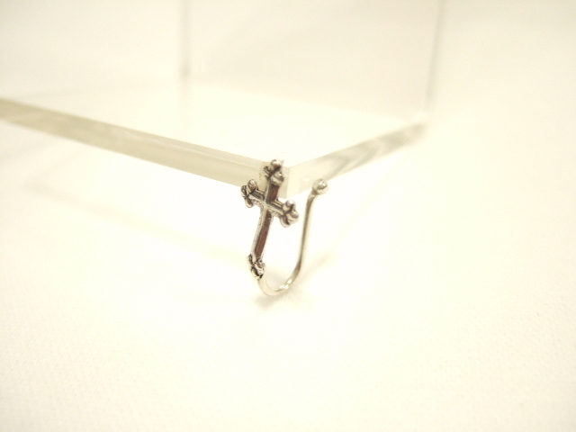 横浜最新 シルバー925SILVERクロス♰魅惑の銀イヤーカフ 十字架 6ミリ メンズレディース 送料180円ξgpiξξイヤリング60_925SILVER銀製品です。