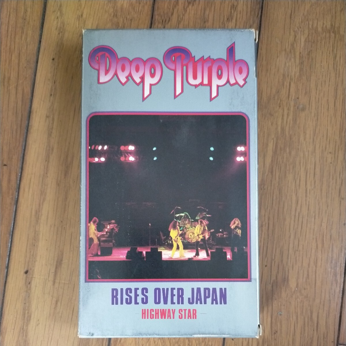 ディープパープル/DeeP Purple RISES OVER JAPAN VHSビデオテープ。　送料割引あり_画像1