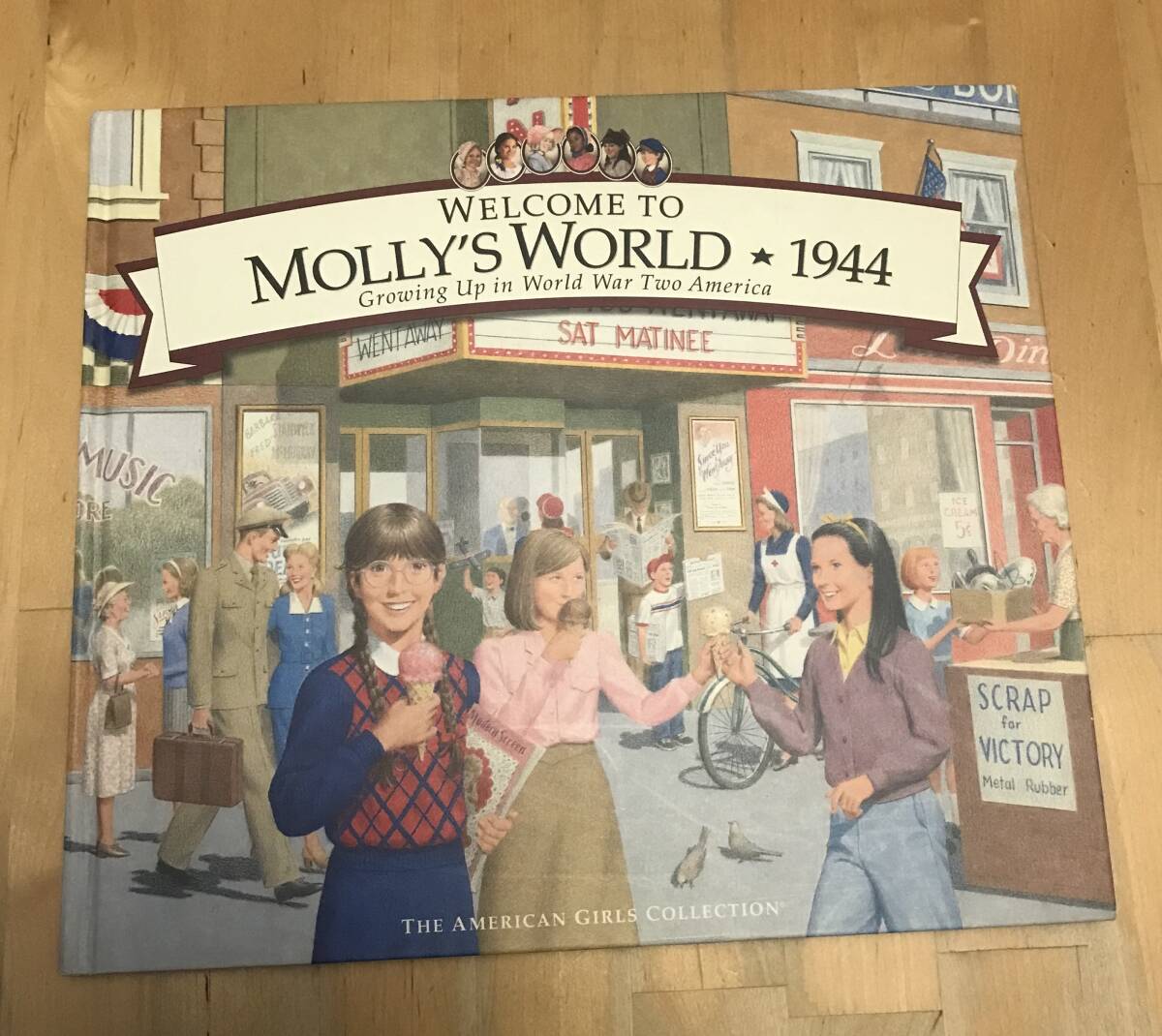 古本　洋書　絵本　WELCOME TO MOLLY'S WORLD 1944 THE AMERICAN GIRLS COLLECTION　アメリカン・ガール モリー_画像1