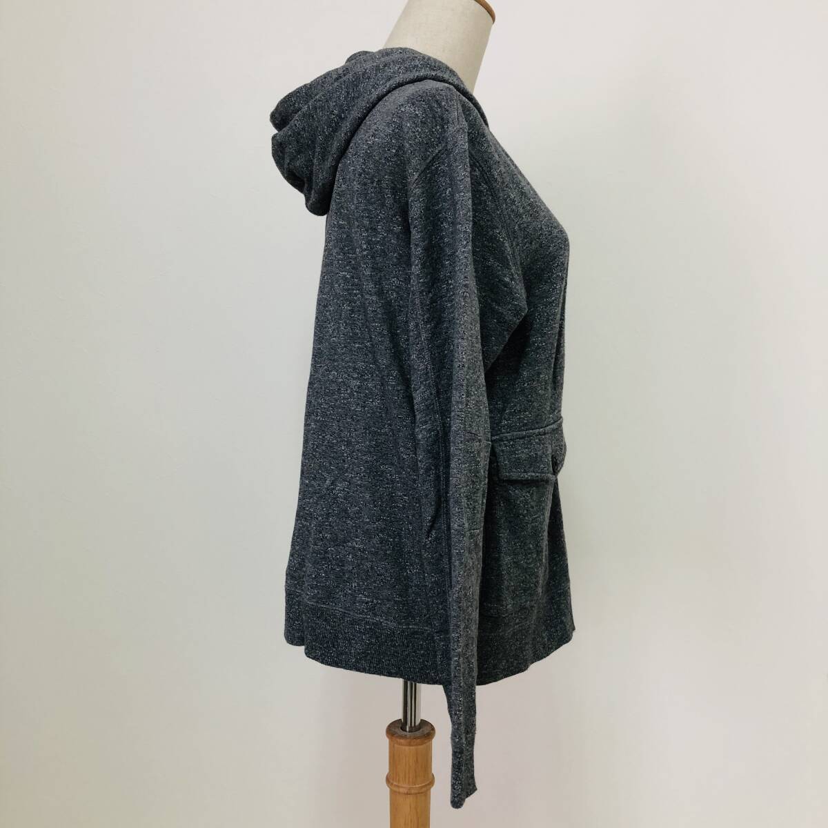 a04039 美品 uniqlo Undercover ユニクロ アンダー パーカー フルジップ 綿100％ ポケット L グレー メンズ ベーシックカジュアルスタイル_画像2