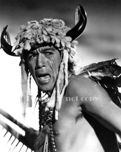 1944年 公開映画 「西部の王者」 イエローハンド - アンソニー・クイン Anthony Quinn 大きなサイズ写真の画像1