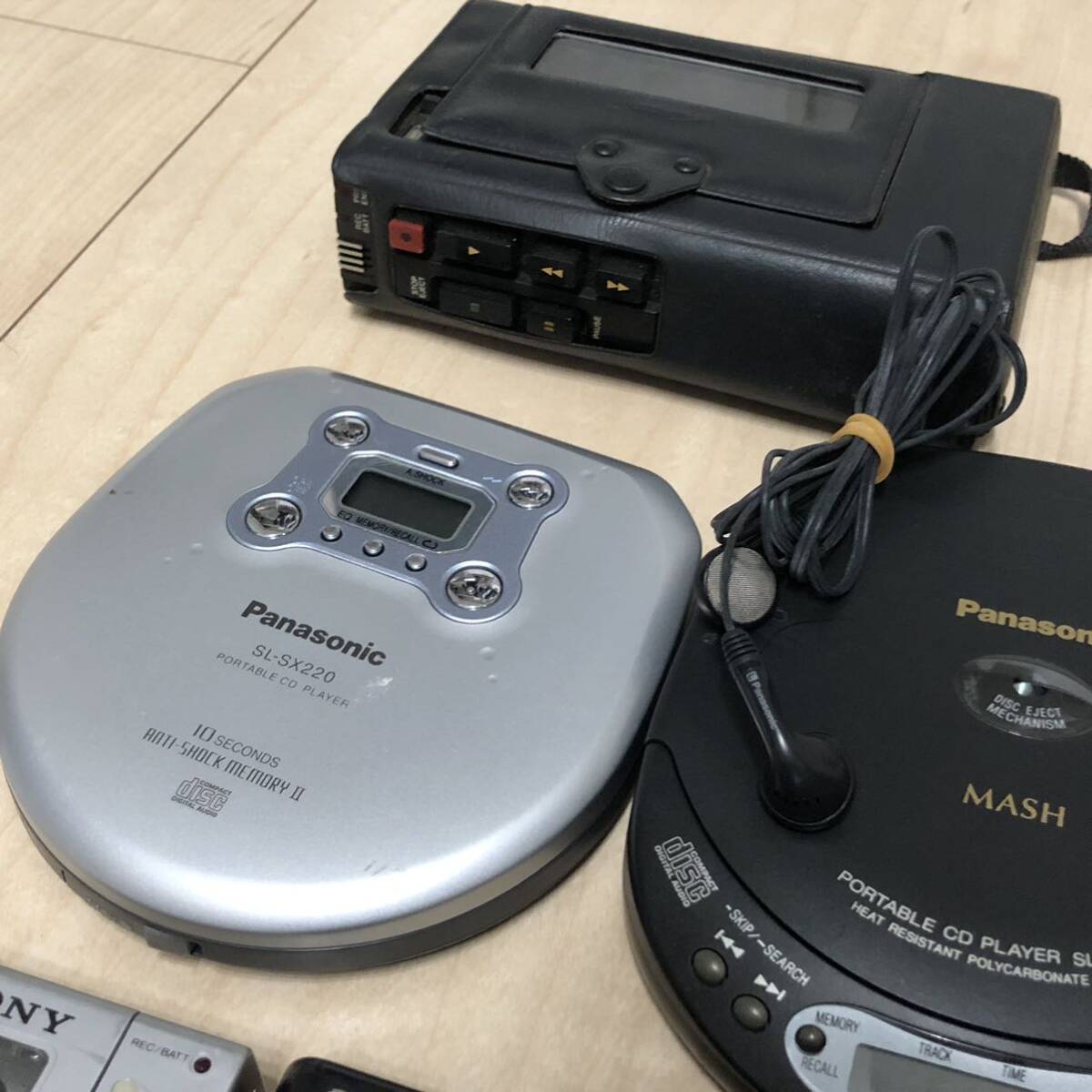 ジャンク　カセットレコーダー　CDプレーヤー等色々8点　TCM-400 TCM-121等　SONY Panasonic他 _画像4