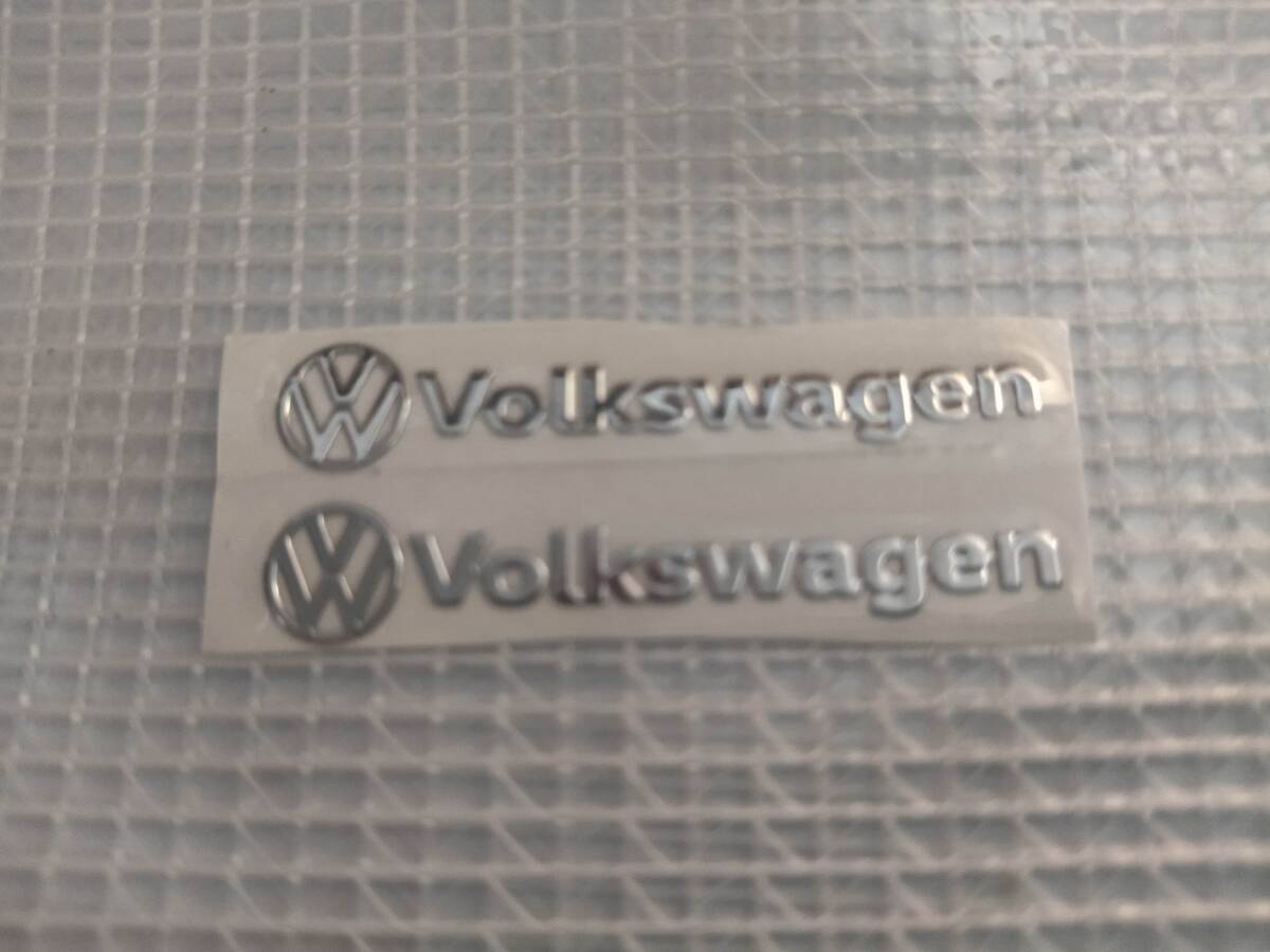 【送料込】Volkswagen(フォルクスワーゲン) ステッカー 2枚組 縦0.9cm×横4.5cm_画像1