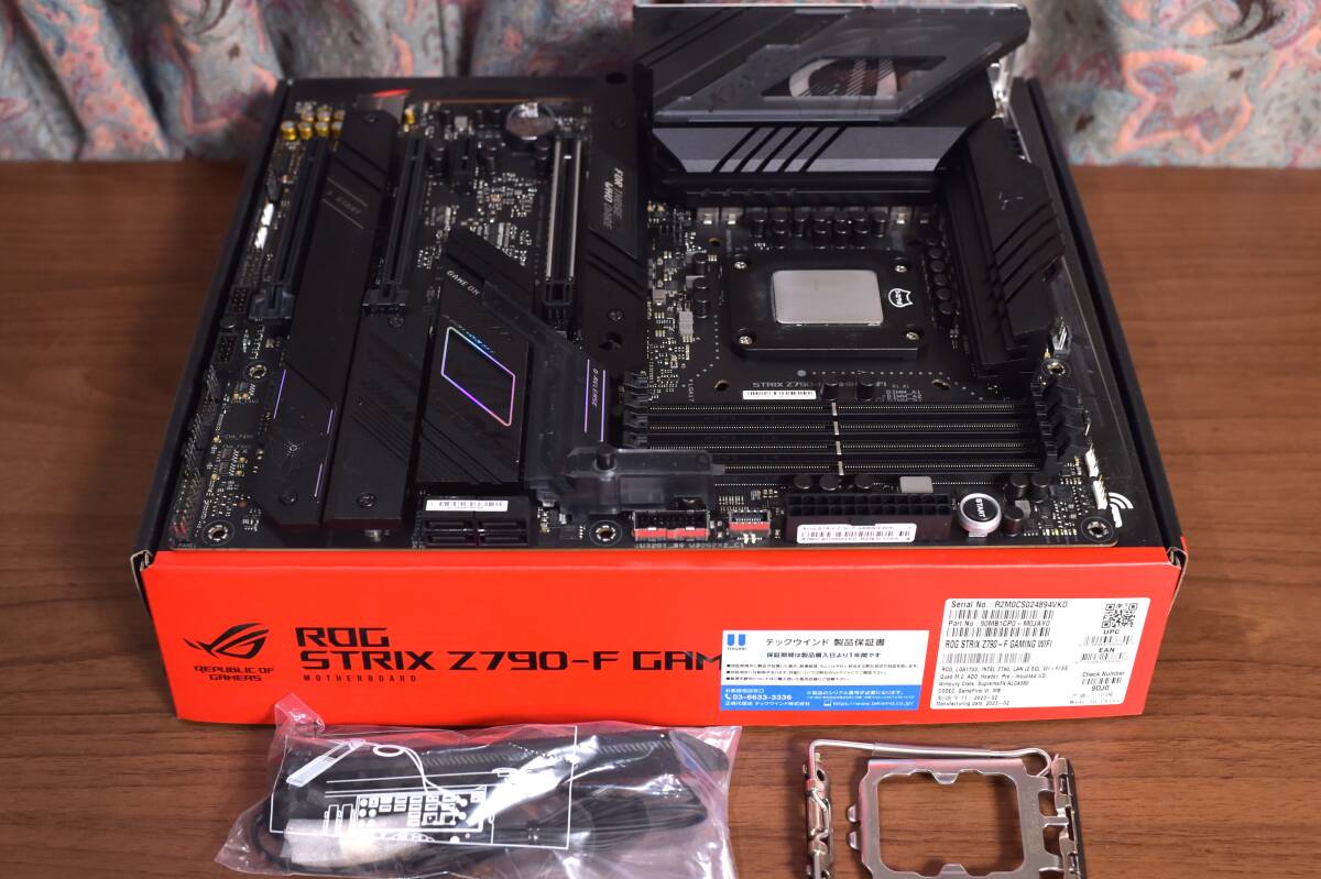 中古 マザーボードとCPUセット Intel Core i9 13900k ASUS ROG STRIX Z790-F GAMING WIFIの画像1
