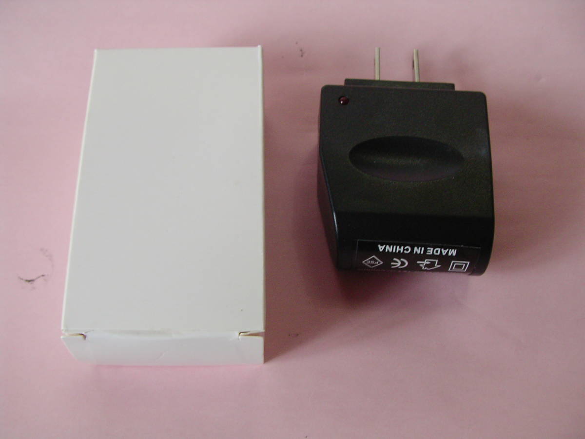 AC-DC 変換アダプター(コンセント AC100VからDC12V出力シガーソケット変換)500mAh カー用品 自宅家庭用LEDの画像9