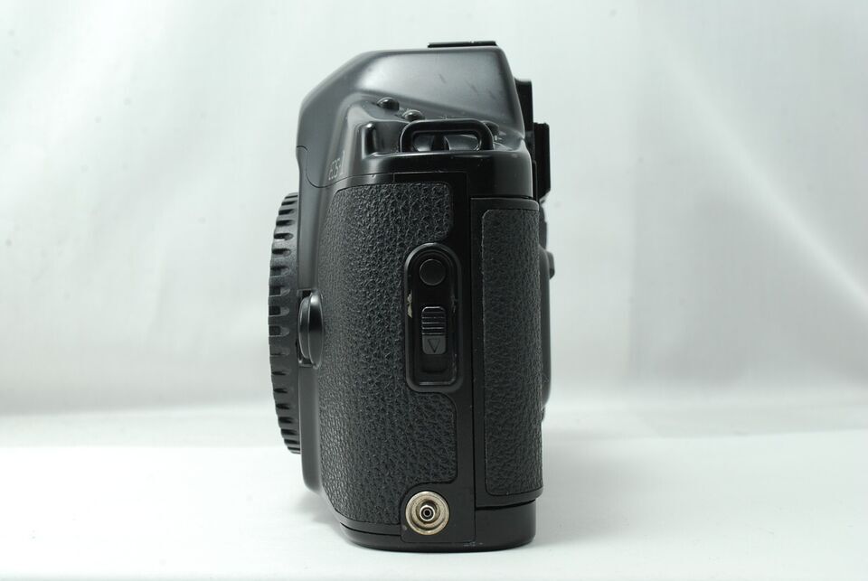 Canon EOS-1 35mm SLR Film Camera Body Only SN144723の画像2