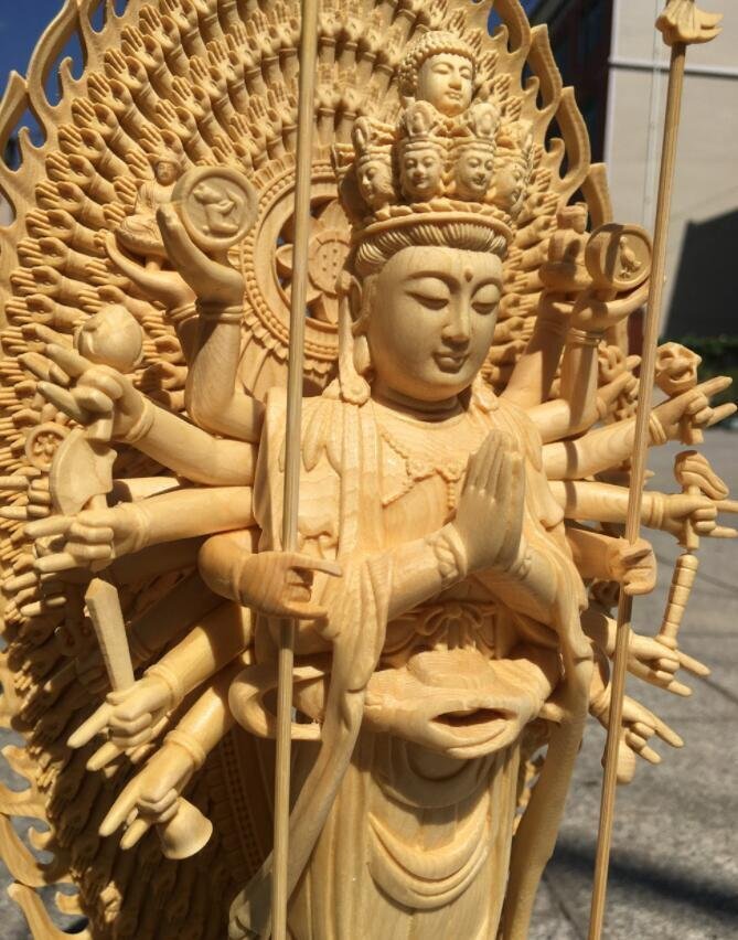 上品/綺麗 仏教美術 精密彫刻 仏像 手彫り 八角台座 桧木製 千手観音菩薩 高さ約43ｃｍの画像2