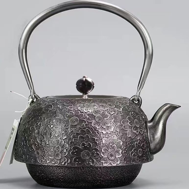 高品質★砂鉄 大容量鉄壺 コーティングなし 手作り鉄 やかんを沸かす お茶の道具　1400ML_画像1