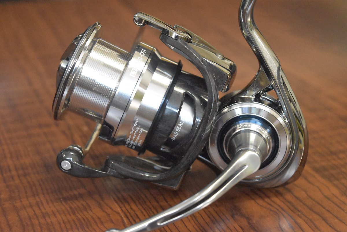 【未使用☆】ダイワ 18 イグジスト LT4000-CXH DAIWA EXIST スピニングリール バス シーバス SLJ 等に（CKN_O1）の画像2