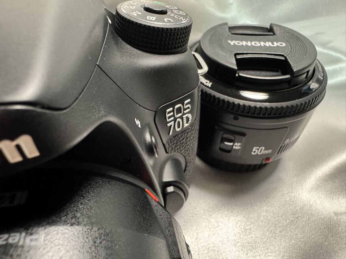 送料込 Canon EOS 70D デジタル一眼レフカメラ レンズ4本 バッテリー4本セット Tam16-300 70-300 EFS10-22 yongnuo50mm 充電器 リモコン の画像5