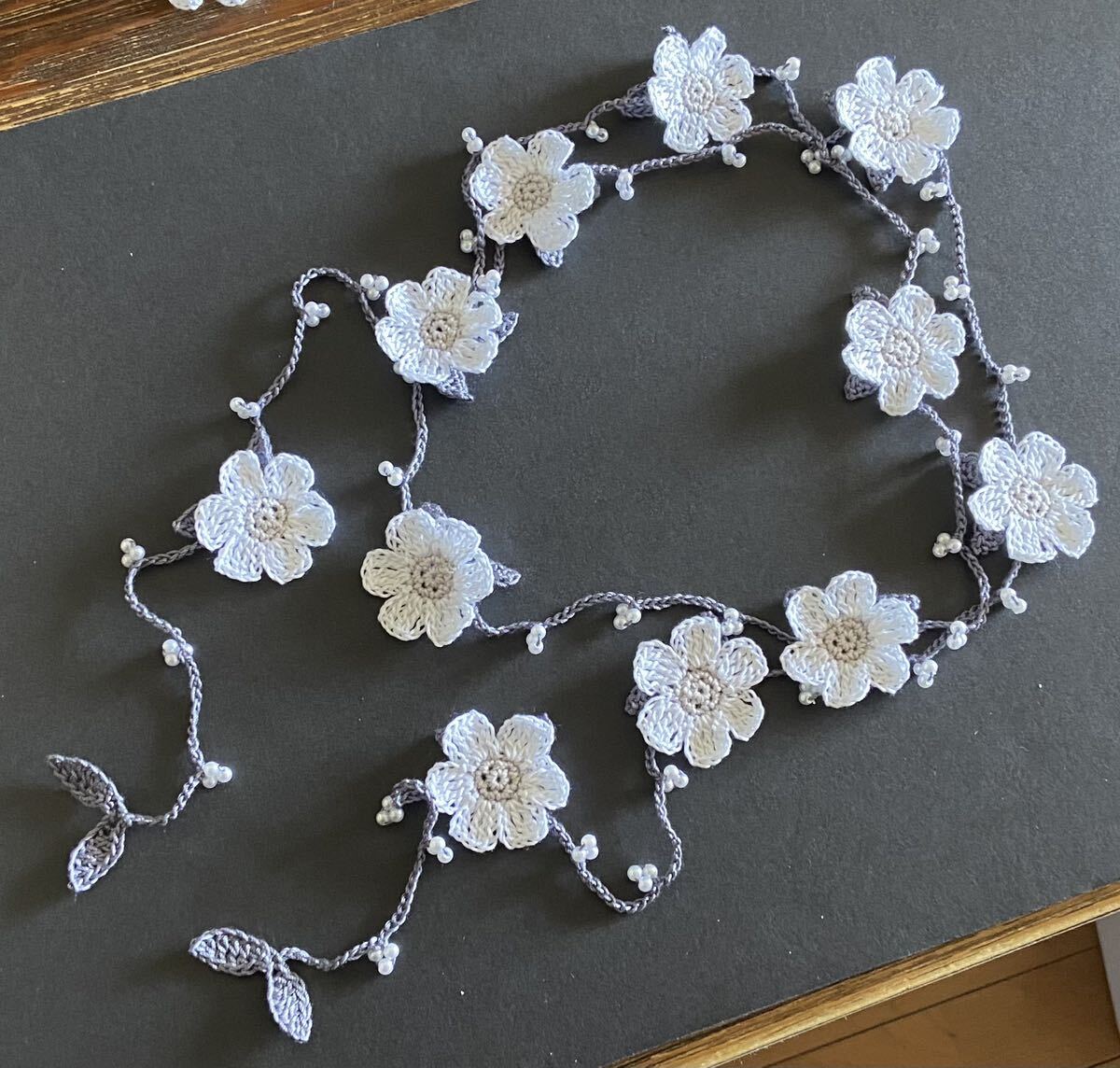  hand made lacework white . flower lalieto beads knitting necklace 