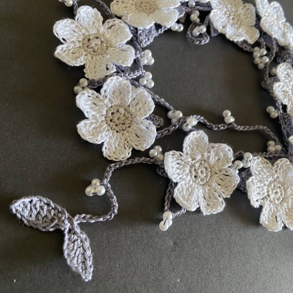  hand made lacework white . flower lalieto beads knitting necklace 