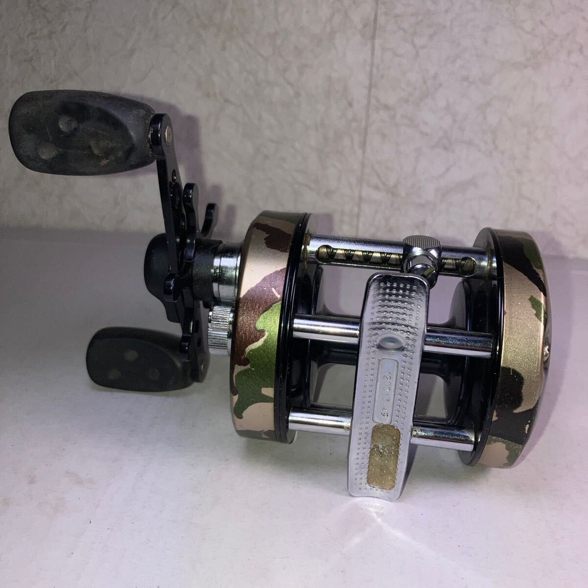 即決 送料600円 アブ アンバサダー 6500 C4 カモフラージュ 即決 送料600円 アブ アンバサダー 6500 C4 カモフラージュ