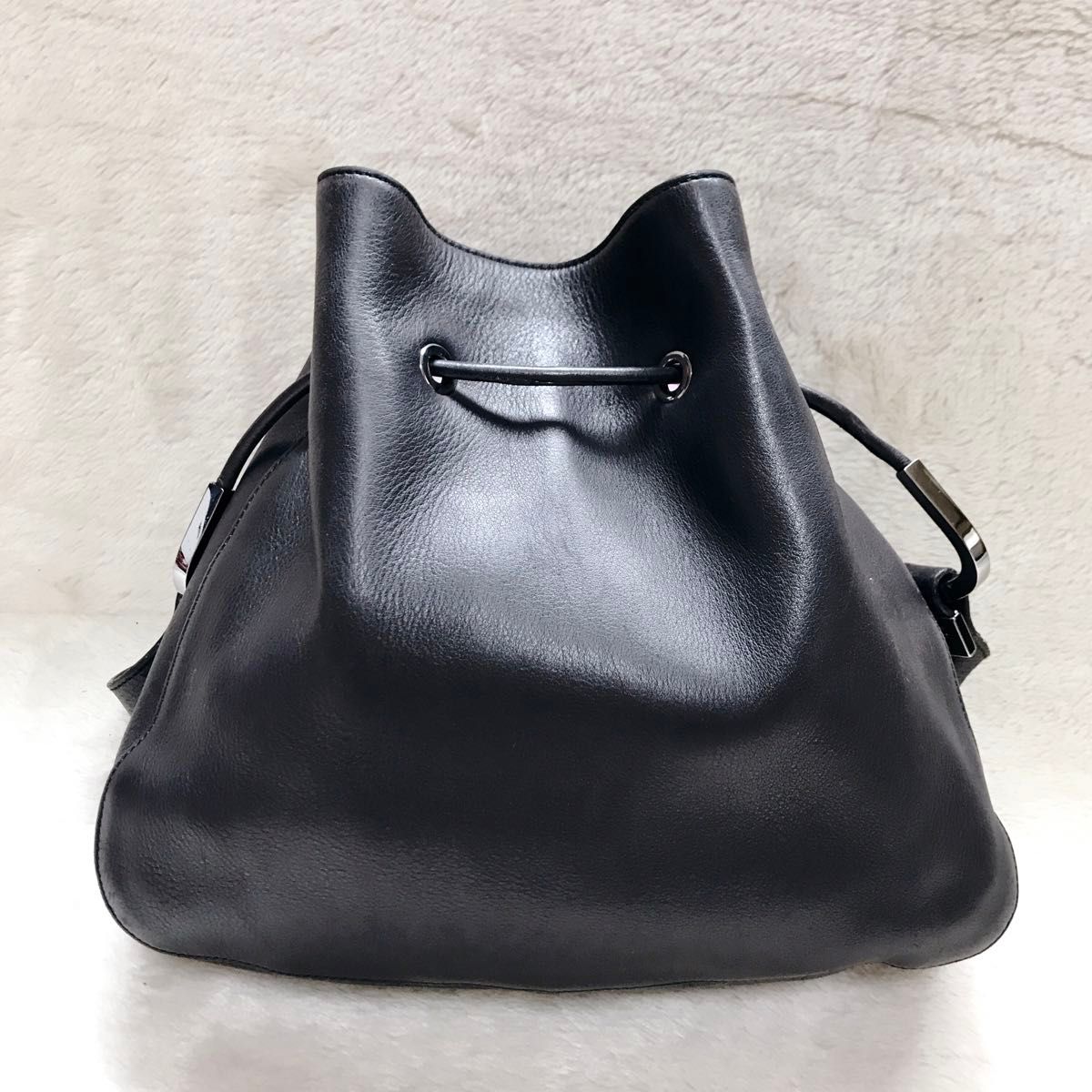 極美品 GUCCI グッチ オールレザー ショルダーバッグ ロゴ 極美品 GUCCI グッチ オールレザー ショルダーバッグ ロゴ