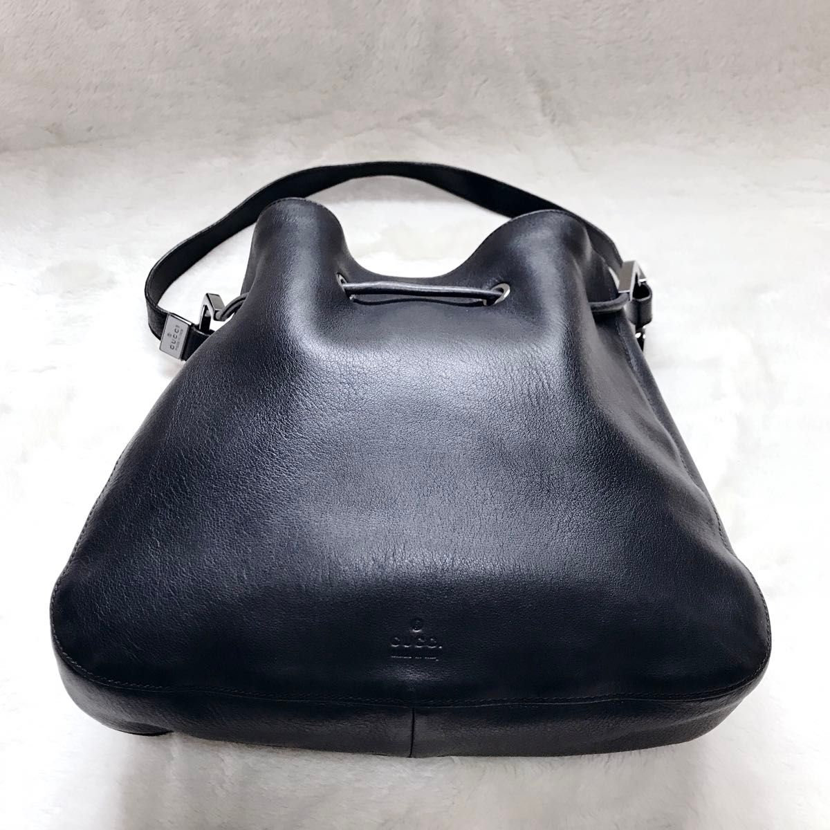 極美品 GUCCI グッチ オールレザー ショルダーバッグ ロゴ 極美品 GUCCI グッチ オールレザー ショルダーバッグ ロゴ