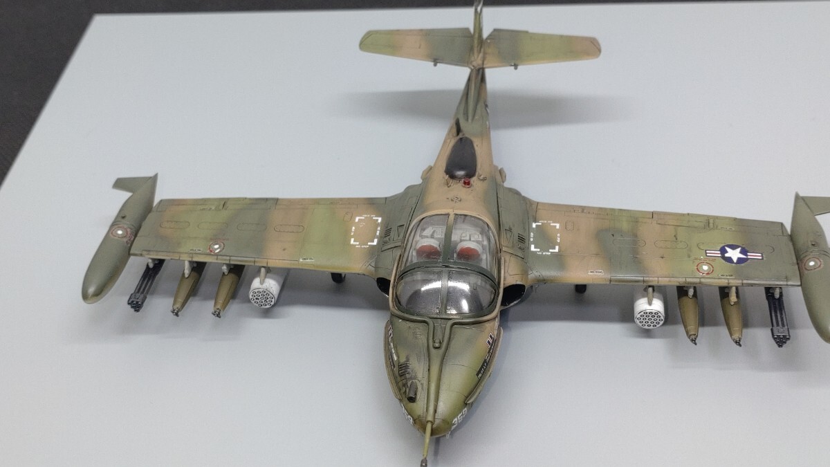 ☆1円スタート☆ アカデミー1/72 アメリカ空軍 A-37B ドラゴンフライ 塗装済み完成品