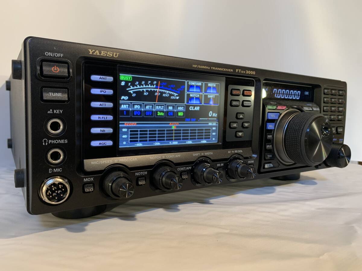 美品！YAESU FTDX3000 HF/50MHz ALL MODE 八重洲無線 リモートコントロールキーパッド FH-2 ハンドマイク MH-31付 標準価格 356,400円 税込の画像1