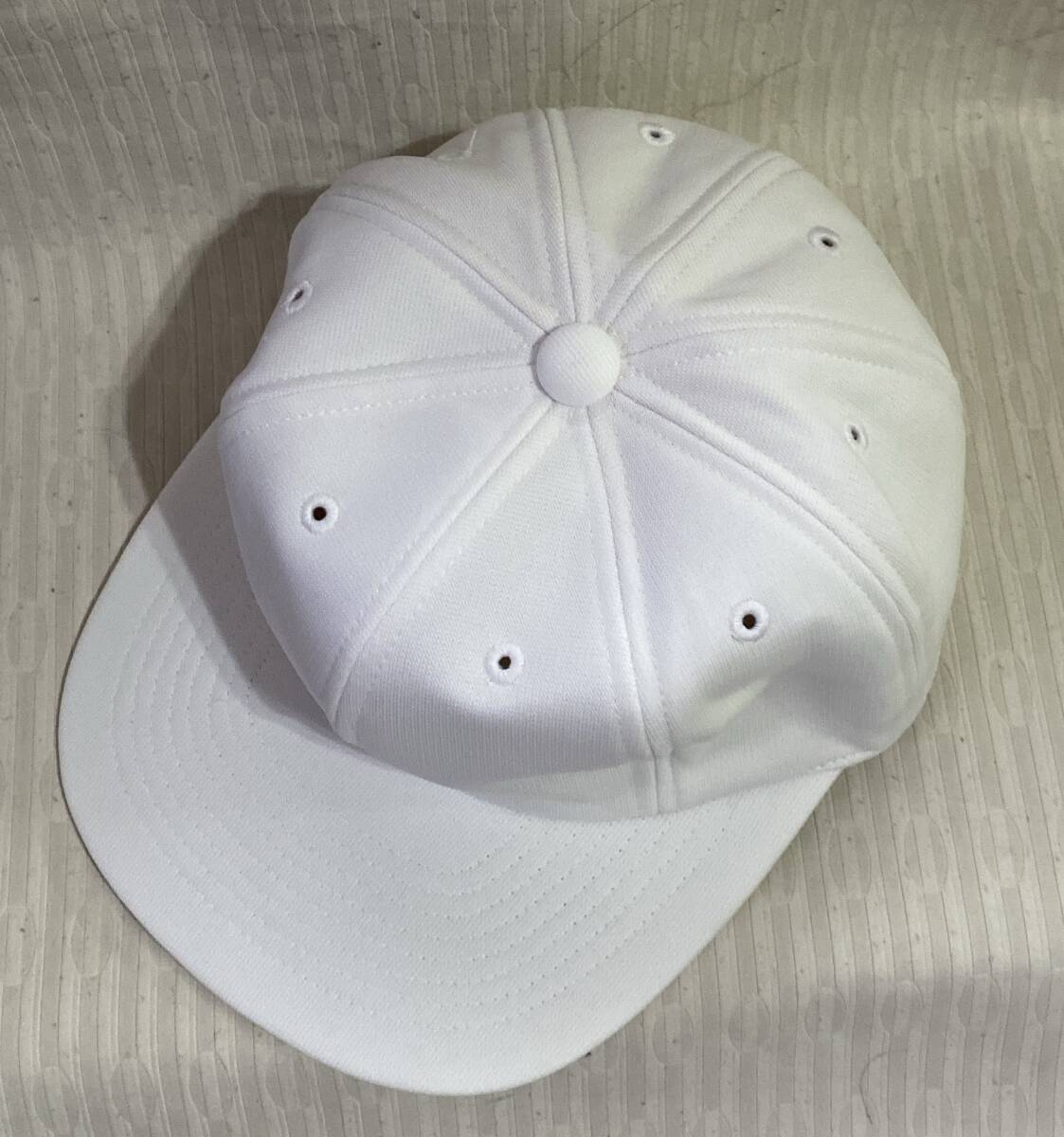 キャップ 帽子 ゼット/ZETT 56cmサイズ BH-708 白色のスポーツキャップ ジュニアにも####未使用品_画像2