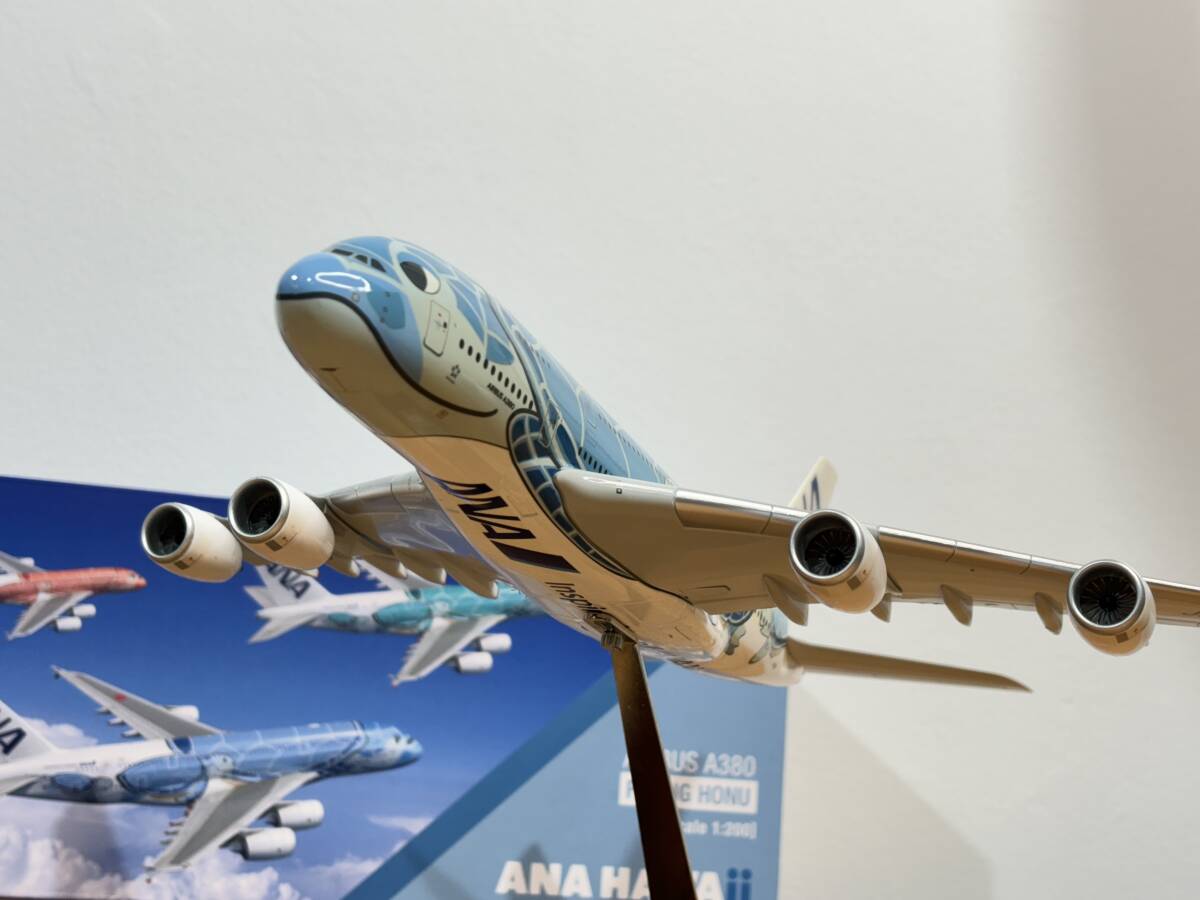 【保管品】ANA HAWAii 1:200 AIRBUS A380 FLYING HONU エアバス モデルプレーン 飛行機模型 プラモデルの画像2