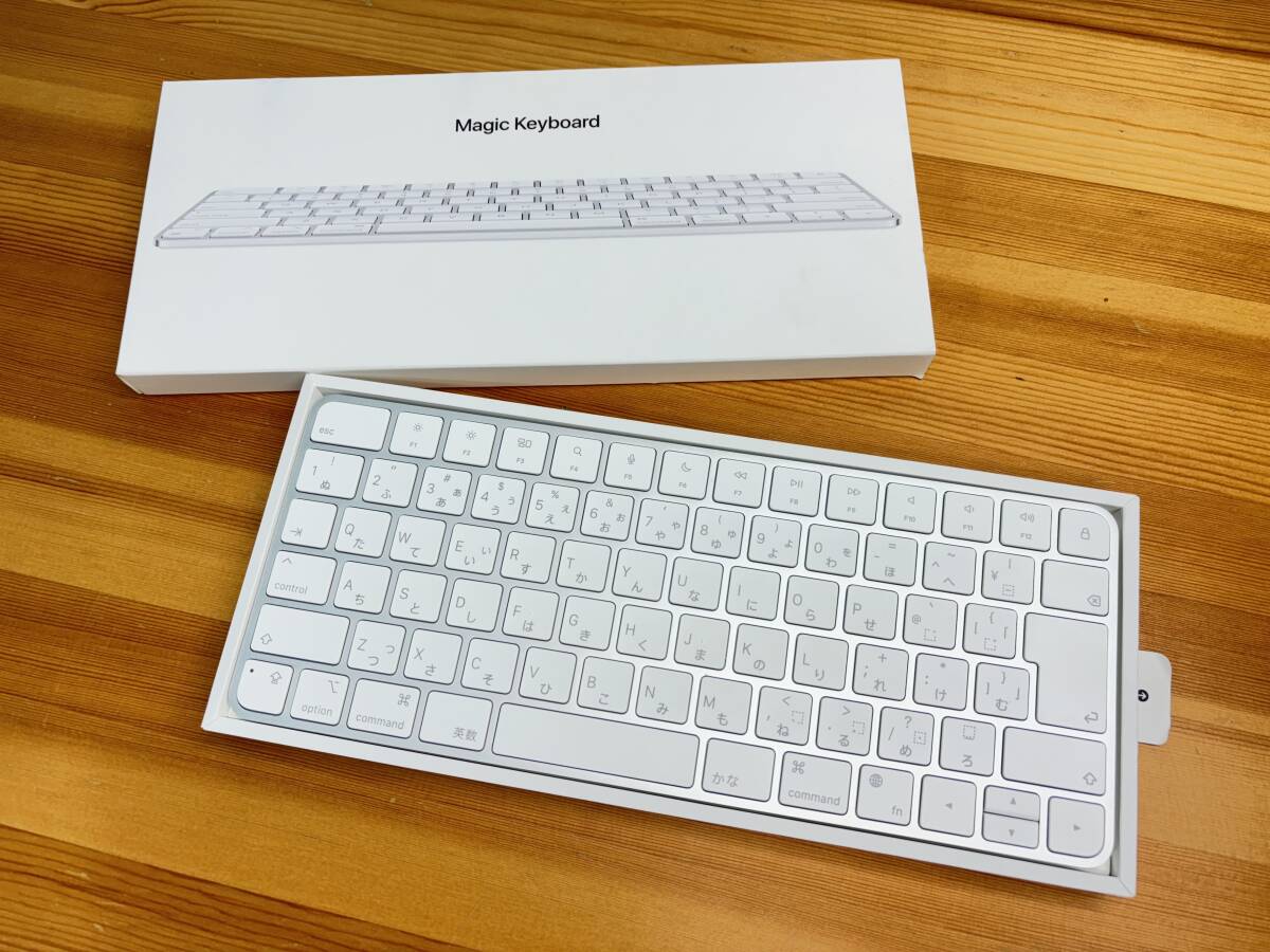 【極美品】アップル Apple Magic Keyboard マジックキーボード MK2A3J/A A2450の画像1