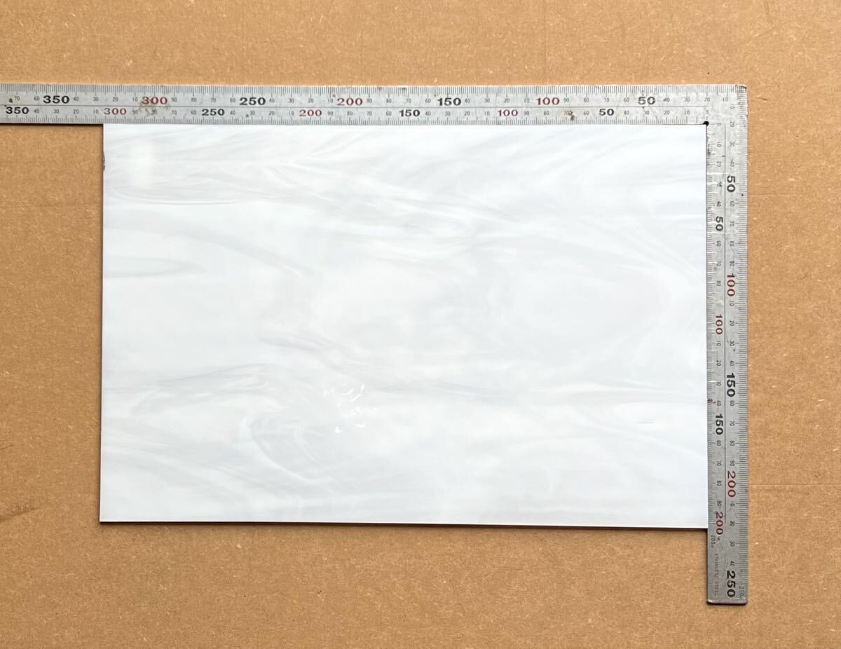 795 スペクトラム SPF305S ホワイト濃淡 ステンドグラス フュージング材料_画像2