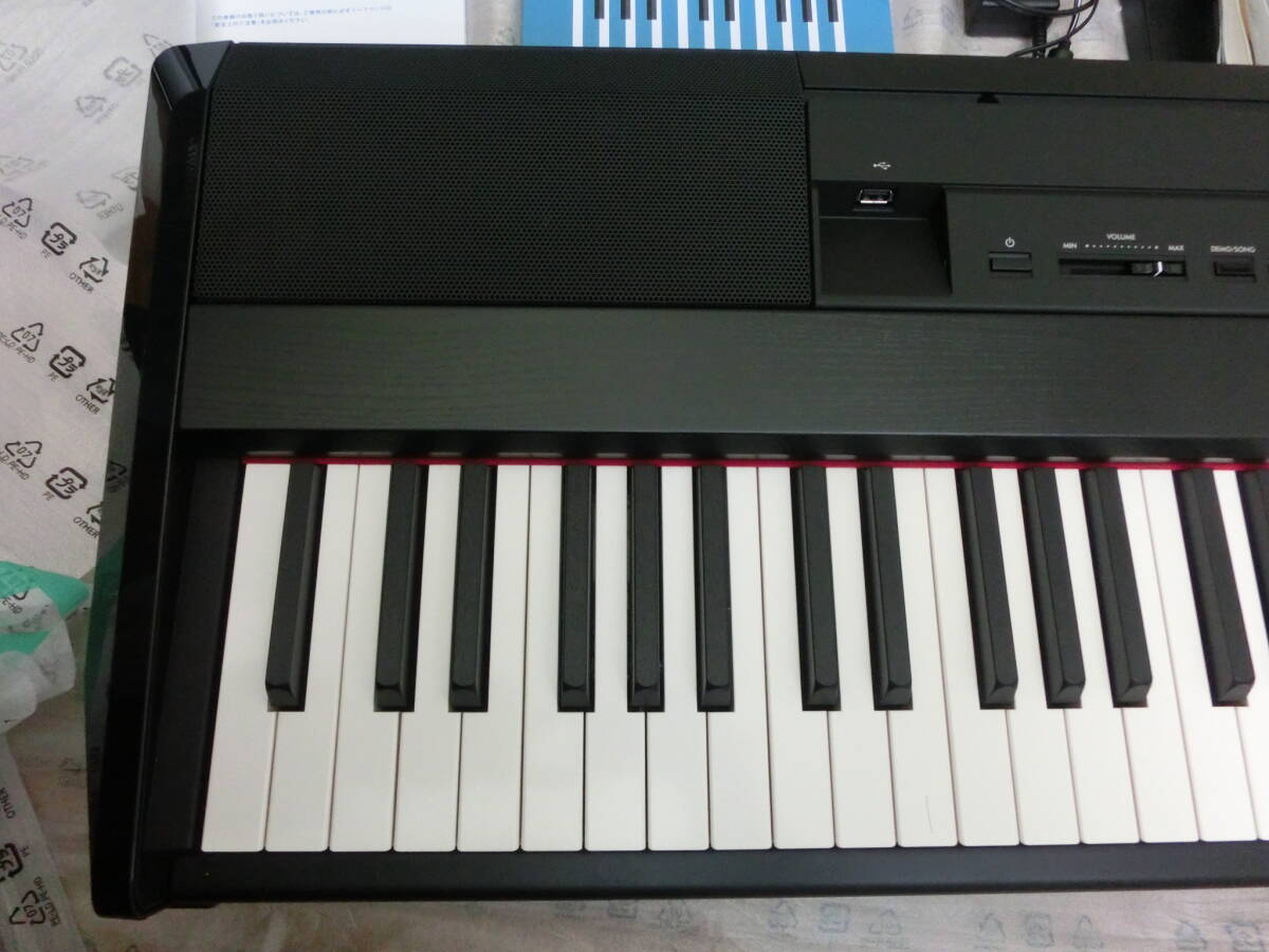 美品 中古品 保管品 動作確認済 YAMAHA ヤマハ DIGITAL PIANO 電子ピアノ P-525B 2023年製/激安1円スタートの画像2