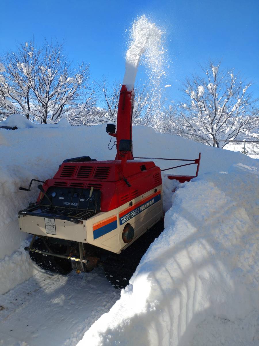 大型除雪機 ヤンマー YSR21Z ディーゼル21馬力 ローリング付き 大型除雪機 ヤンマー YSR21Z ディーゼル21馬力 ローリング付き