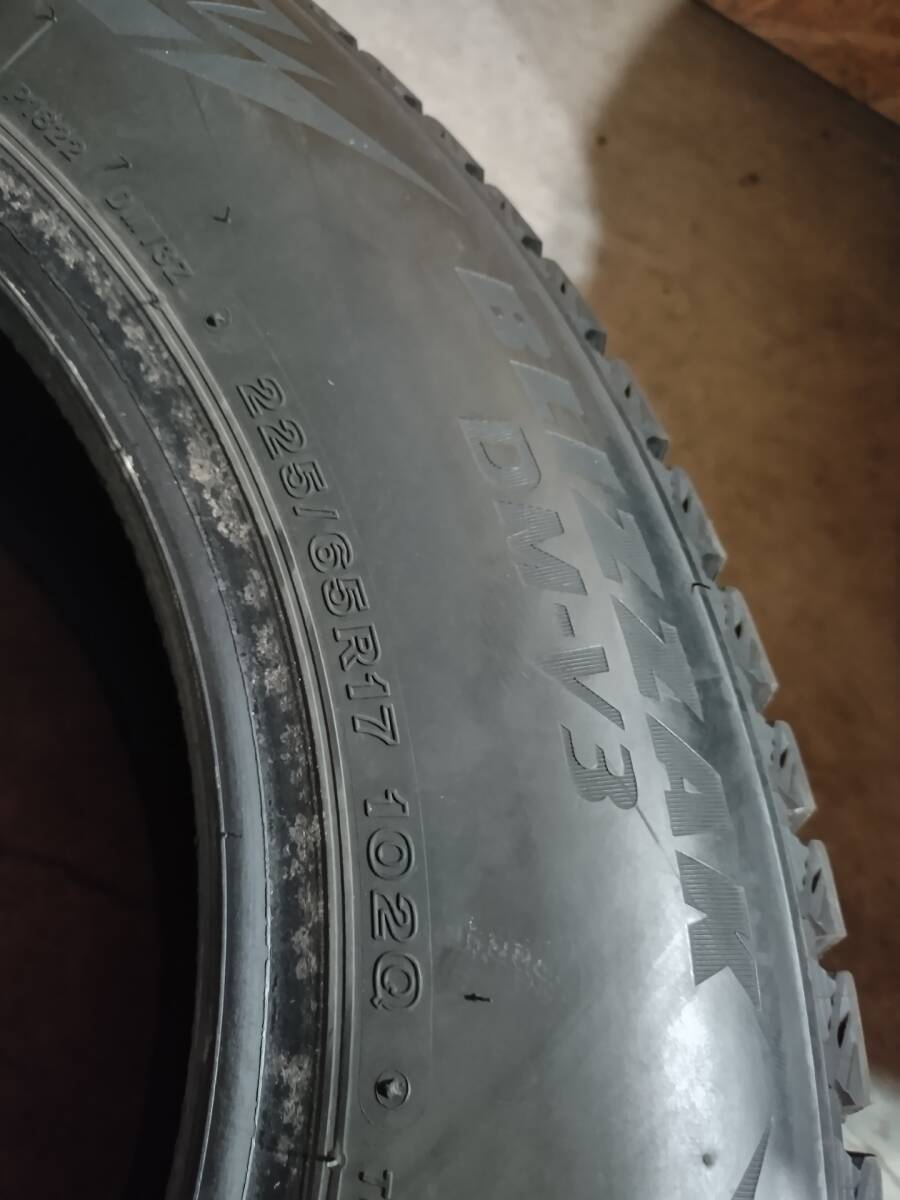 ブリヂストン　BLIZZAK DM-V3　２２５/６５R１７　２０２０年製造　エクストレイル　CRV　等_画像6