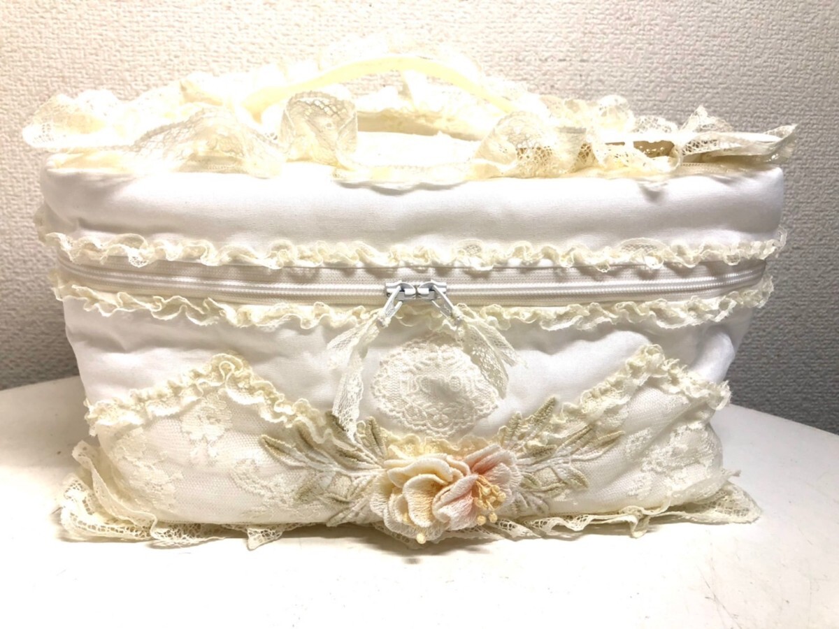 [ tag attaching unused storage goods ]...HISCHRONEhis Krone vanity pouch case interior miscellaneous goods frill . series 