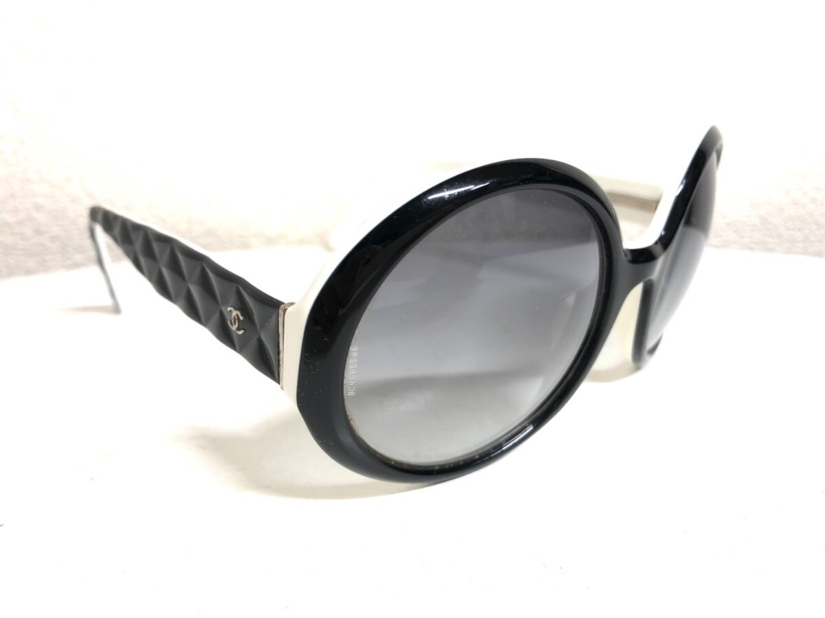 CHANEL Chanel matelasse солнцезащитные очки 5120 c.900/11 56*20 135 2N черный / белый женский с футляром 