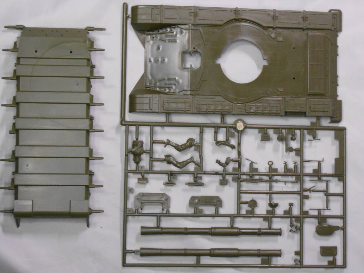 未組立★1/35 ロシア T-72A 主力戦車 MBT★ZVEZDA ズベズダ_画像4