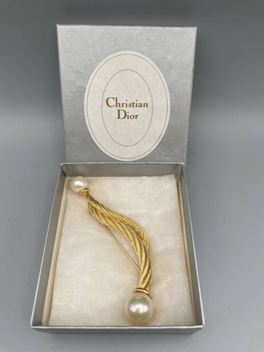 美品 Christian Dior クリスチャン ディオール ブローチ フェイクパール ゴールドカラー_画像1