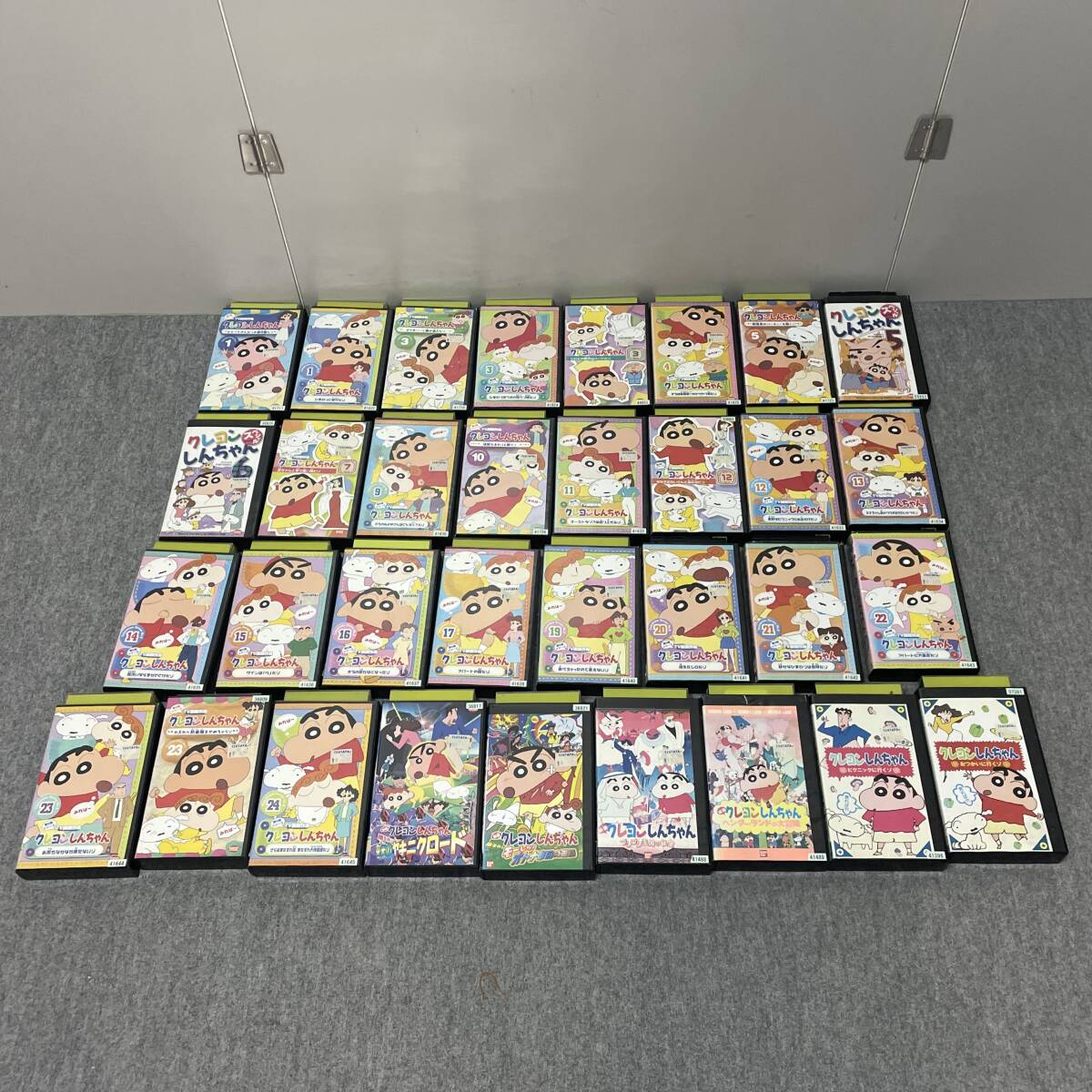 6a1828J◆レンタル落ち クレヨン しんちゃん VHS ビデオ テープ まとめて 33本 アニメ 児童 昭和 レトロ 現状品の画像4