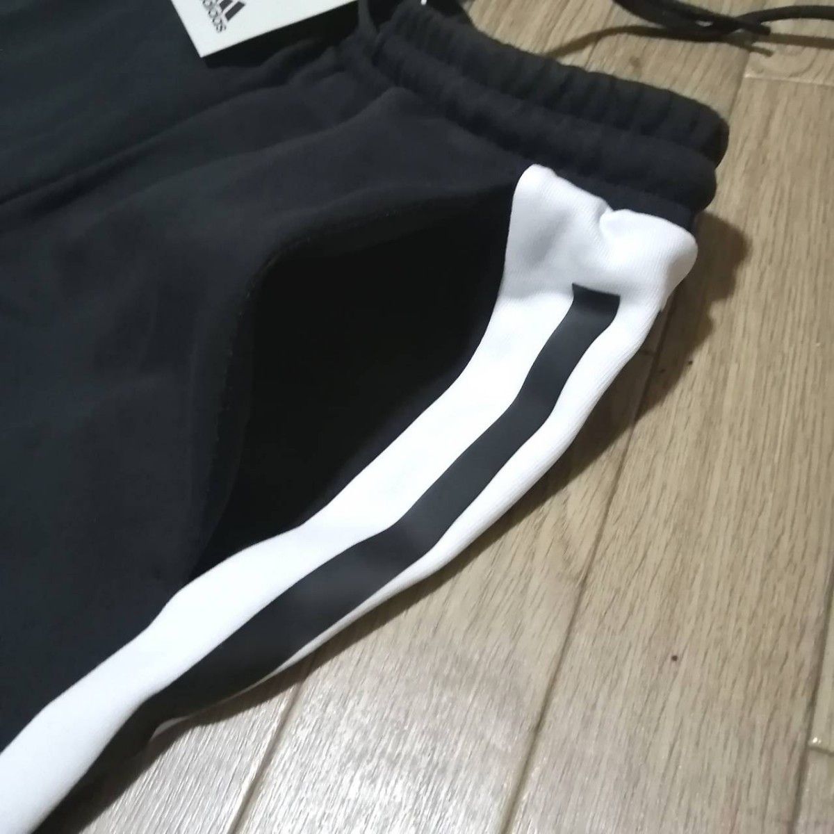 【定価7500円超】値下げ不可　値上げ予定　新品　アディダス　メンズ　上下セット　Lサイズ　Tシャツ　ジハーフパンツ　白　黒　