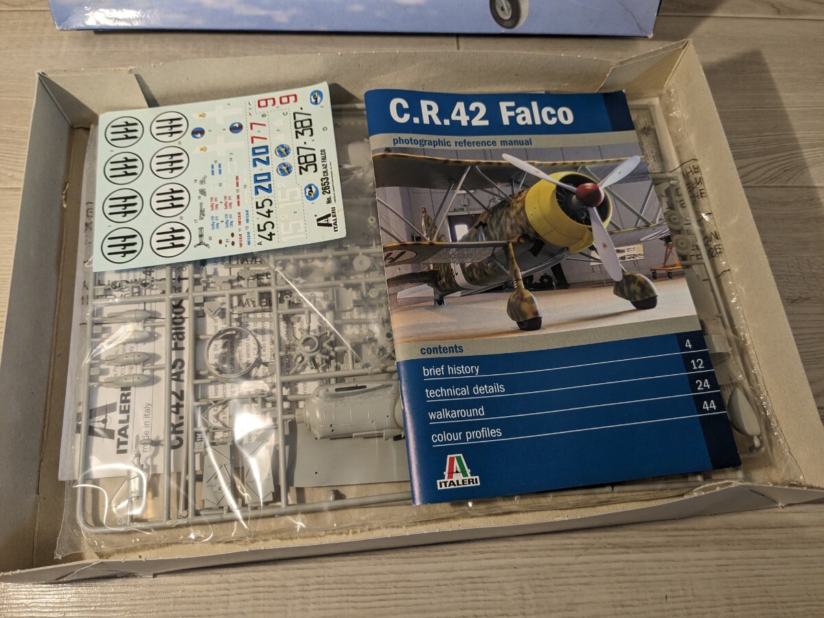 【F291】【未組立】 イタレリ 1/48 CR.42 AS 写真資料集付き No.2653 戦闘機 ITALERIの画像3