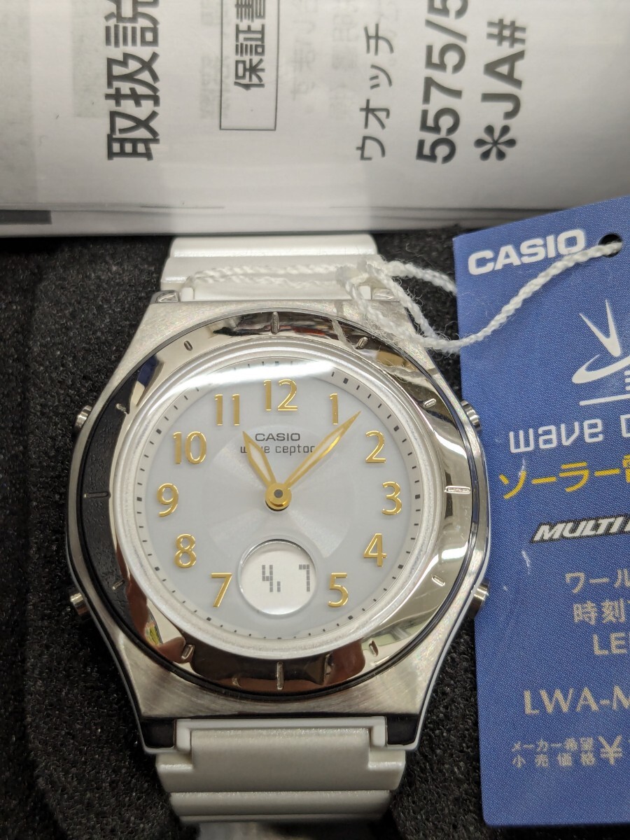 【c395】【未使用品・稼働品】 CASIO カシオ ウェーブセプター マルチバンド6 電波ソーラー ホワイト 腕時計 LWA-M145の画像2